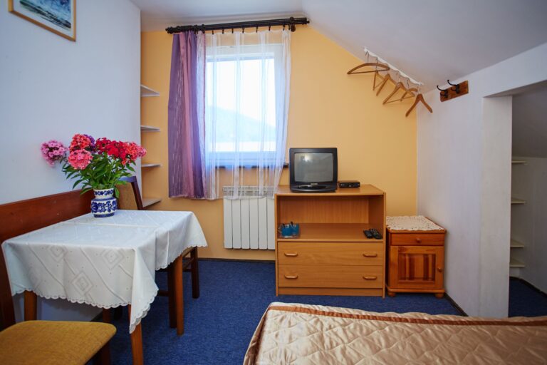 pokoj brzoskwiniowy.jpg 2 768x512