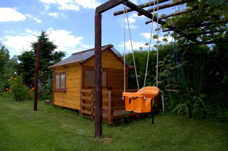 plac zabaw w obiekcie Zielony Zakatek 768x511